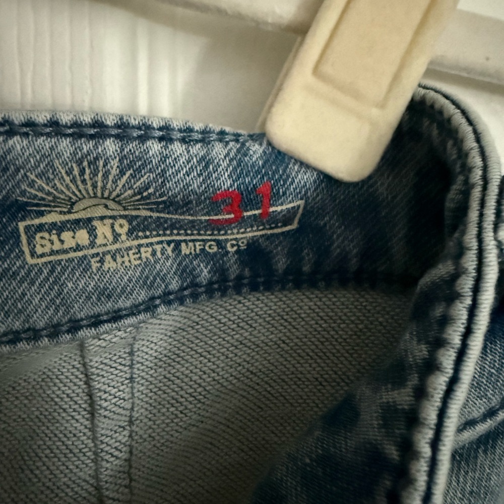 Faherty Stretch Terry Patch Pocket Short - Picture 4 of 5